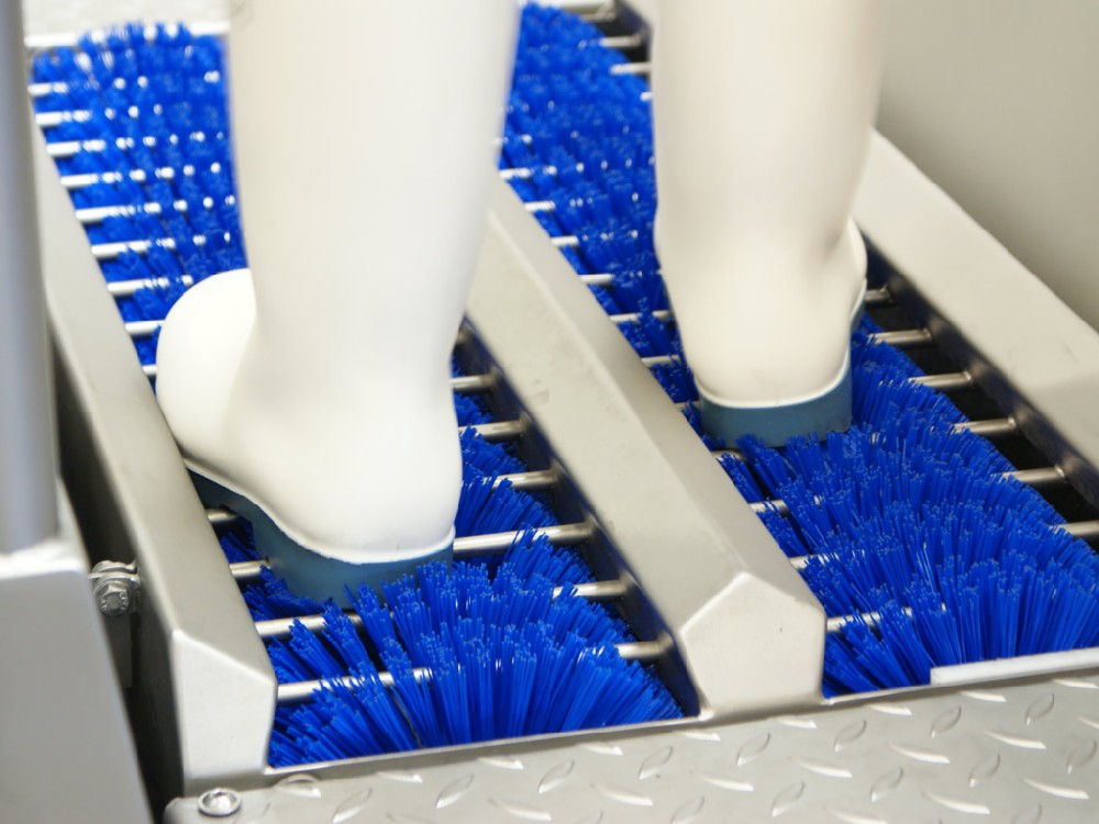 Sole cleaning for the foodstuff industry: Mohn GmbH